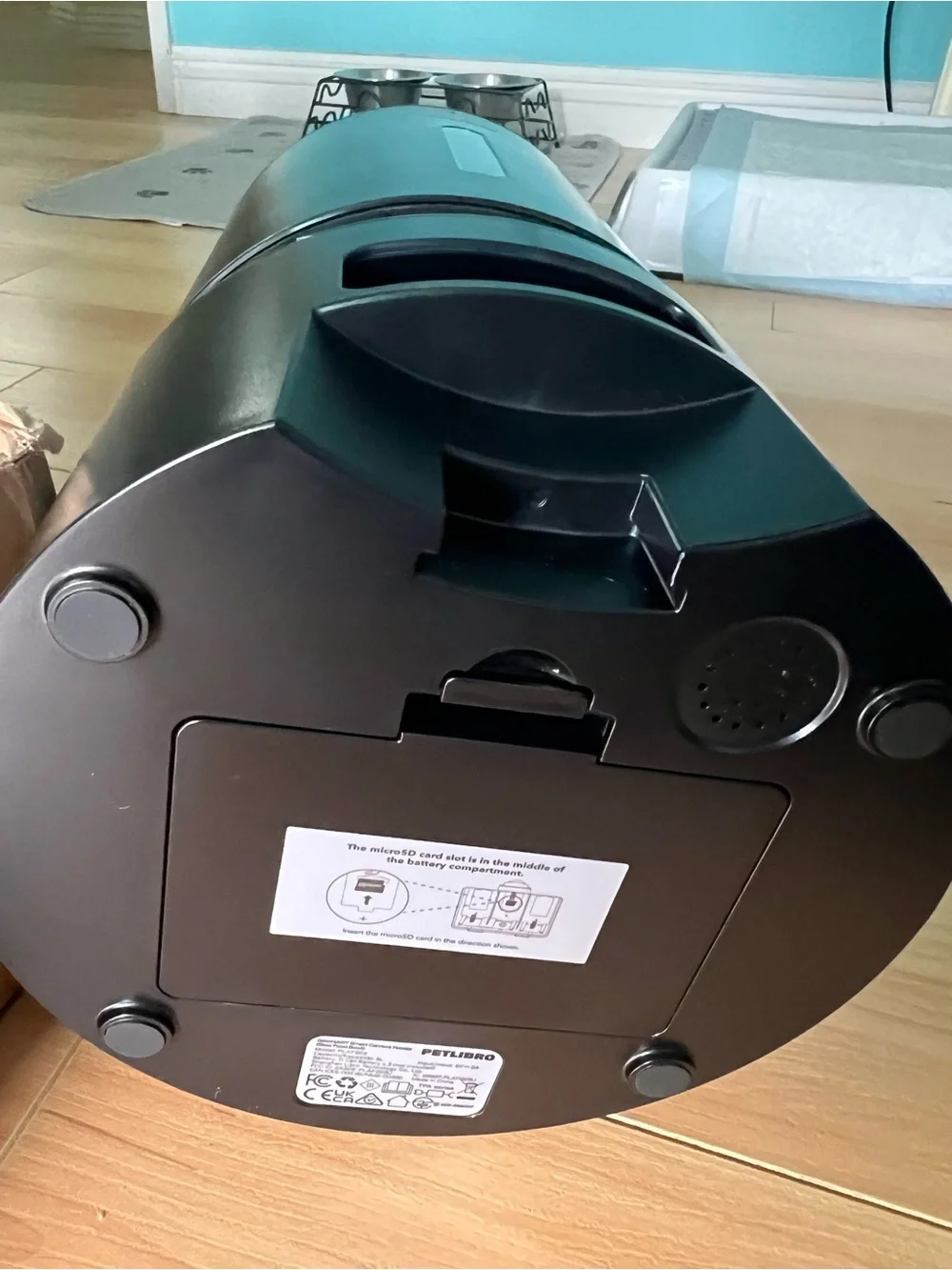 Granary Smart Camera Feeder - black